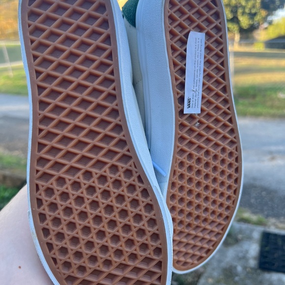 Vans High Tops Mens 6.5 Women's 8.0 US Sizes Dark Green Off White NWOT - Picture 4 of 8